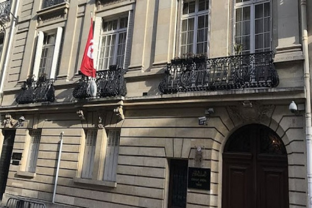 القنصليّة التونسية بباريس تُغلق أبوابها بسبب كورونا