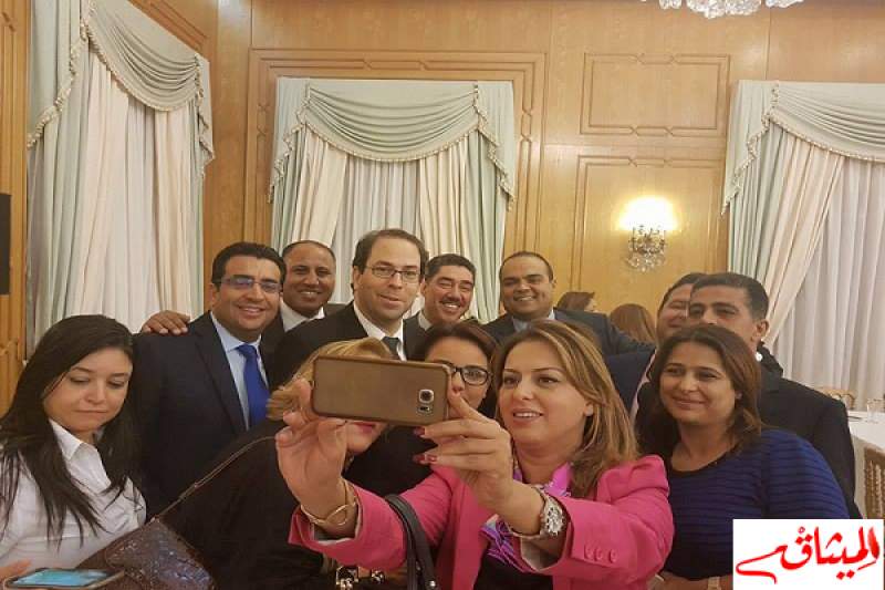 بالصور:اجتماع رئيس الحكومة بكتلة نداء تونس