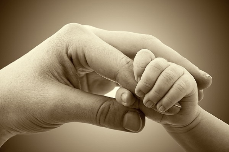 &nbsp;هل أنّو شهرين كعطلة أمومة كافية للأم للاعتناء بصحتها الجسدية والنفسية و صحة رضيعها؟