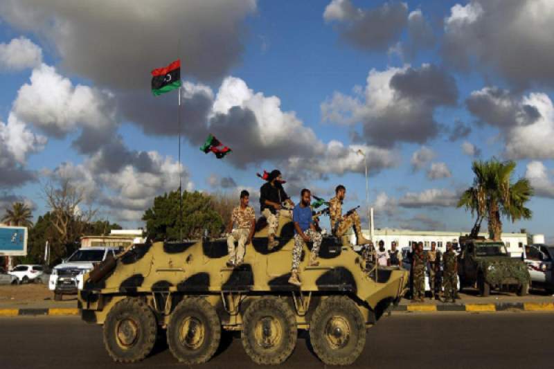 الجيش الليبي يطارد فلول الجماعات الإرهابية في بنغازي