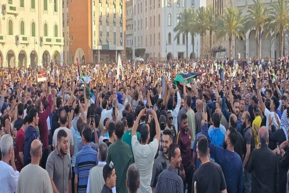 بسبب التوترات الأمنية بطرابلس...مصر تُعيد 71 شخصا من رعاياها في ليبيا