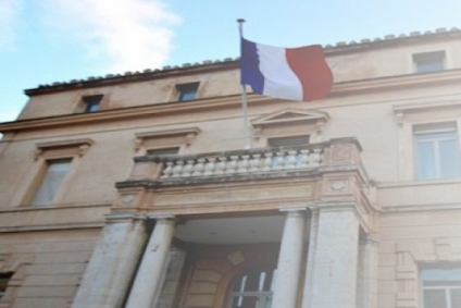 صرّح بأنّ رئاسة الجمهورية عبّرت لسفير فرنسا عن عدم رضاها عن زيارة المشيشي &nbsp;لباريس: السفارة تردّ على مرزوق