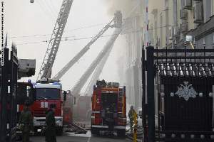 موسكو: حريق ينتشر في الطوابق الـ5 لوزارة الدفاع الروسية