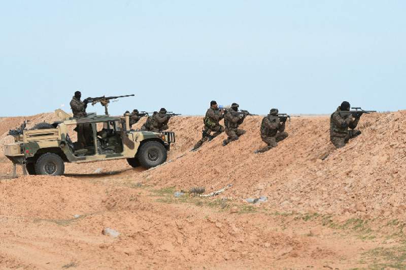 بريطانيا ترسل فريق تدريب عسكري إلى تونس للمساعدة في حماية الحدود