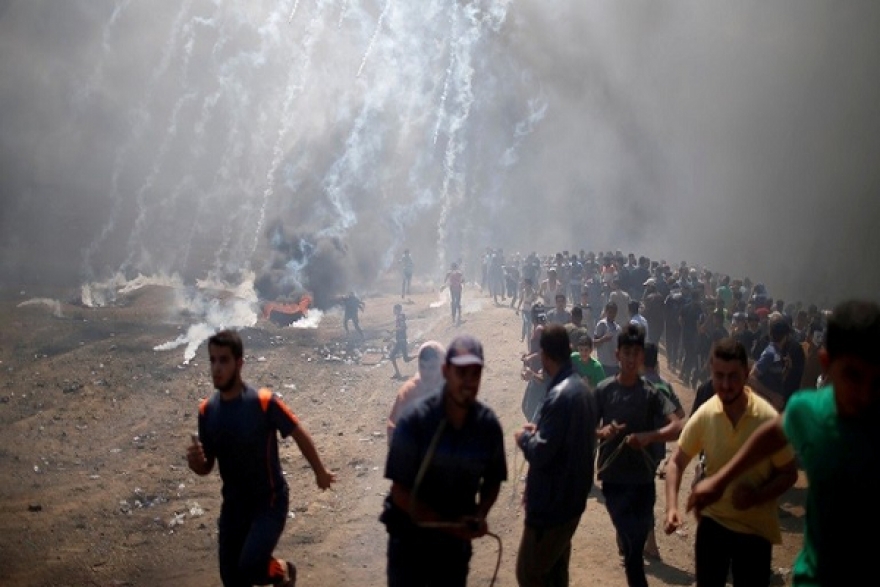 إصابة 50 فلسطينيا جراء قمع قوات الإحتلال لمسيرات العودة شرقي غزة