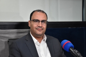 سرحان الناصري يدعو لحلّ البرلمان وإجراء انتخابات تشريعية سابقة لأوانها مُتزامنة مع الرئاسية