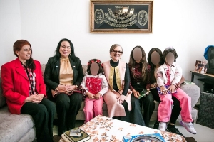 رئيسة الحكومة تُشارك أطفال قرية &quot;SOS&quot; قمرت فرحة العيد