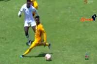 فيديو:لاعبو نادي إفريقي يستهزئون من خصمهم بحركات بهلوانية!