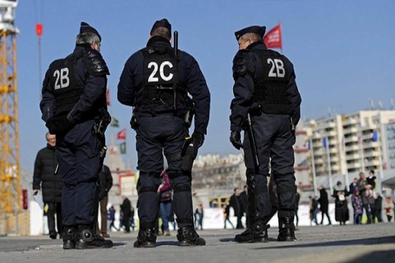 فرنسا:اعتقال 4 فتيات فكرن في تنفيذ هجوم إرهابي