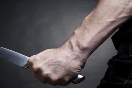 بنزرت:شاب يقتل مواطنا فرنسيا و يصيب  جنديا طعنا بسكين
