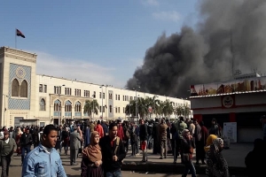 مصر :عشرات القتلى والجرحى في حريق هائل بمحطة قطارات في القاهرة