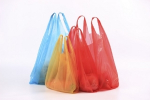 وزارة البيئة...التونسي يستهلك 5 غرامات من البلاستيك في طعامه يوميا
