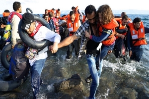 منظمات تتهم فرنسا بمحاولة ترحيل مهاجرين إلى سوريا