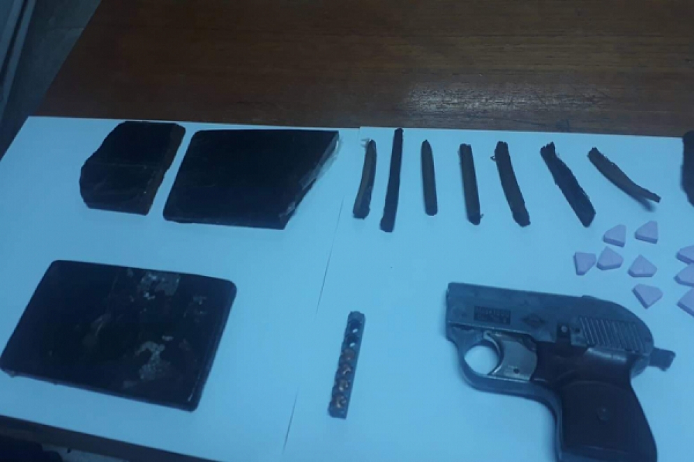 صور:حجز مسدس ومخدرات بحوزة شخصين في القصرين