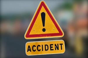 المحرس: وفاة شخصين وإصابة آخرين في حادث اصطدام سيارتي أجرة