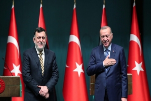 بعد زيارة السراج الاخيرة لأنقرة: تركيا تسعى لانشاء  قاعدتين عسكريتين جديدتين في ليبيا