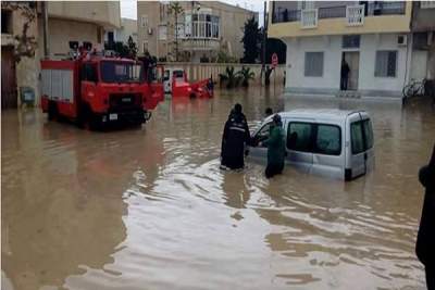 بالصور:الطرقات تغرق في مياه الأمطار في المهدية