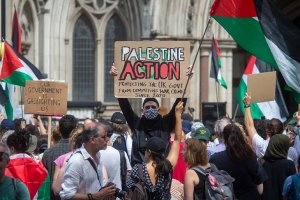 بريطانيا تعتزم محاكمة 60 شخصا لدعمهم حركة &quot;فلسطين أكشن&quot;