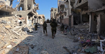 معارك غزة...مقتل 3 جنود ص.هاي.نة وإصابة 7 آخرين