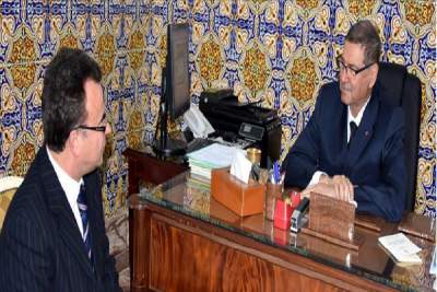 رئيس الحكومة يجتمع بوزير المالية