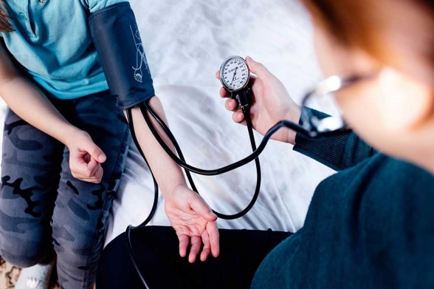 دراسة عالمية تكشف عن عدد الأطفال المصابين بضغط الدم