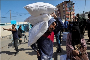 استهداف صـ.ـهيوني جديد لمدنيين ينتظرون المساعدات في غزة و الجيش المحتل ينفي مسؤوليته عن الجريمة