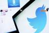 "تويتر" يرد على طلب مستخدميه بغلق حساب ترامب
