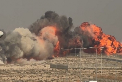 الإمارات.. تحطم مقاتلة أثناء عرض جوي في معرض دبي للطيران