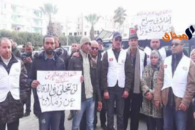 أمنيون يحتجون أمام محكمة سليانة مساندة لزملائهم الموقوفين(صور)