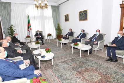الرئيس الجزائري يستقبل  عقيلة صالح