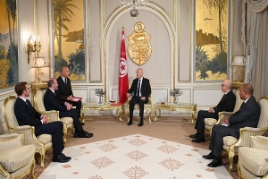 الهجرة غير النظامية وتعزيز فرص الاستثمار بتونس... محور لقاء سعيّد برئيس كتلة الحزب الشعبي الأوروبي