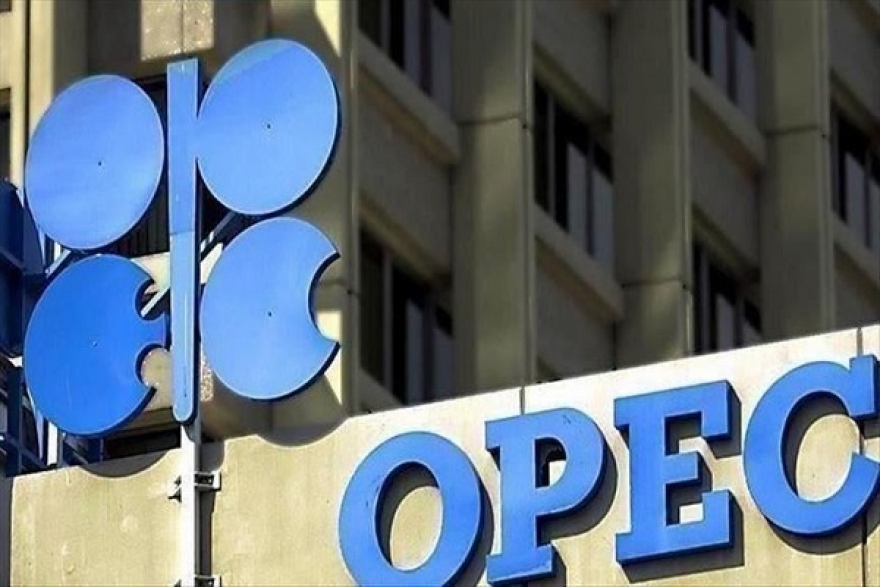 بعد تسريبات عن اتفاق روسي سعودي بخفض الانتاج: أسعار النفط ترتفع بـنحو 10%