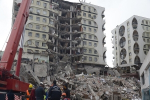 ارتفاع حصيلة قتلى زلزال تركيا  إلى 3419