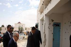 رئيس الجمهورية يأمر بالبدء الفوري في أشغال الصيانة لمنزل متضرر من أحداث بن قردان