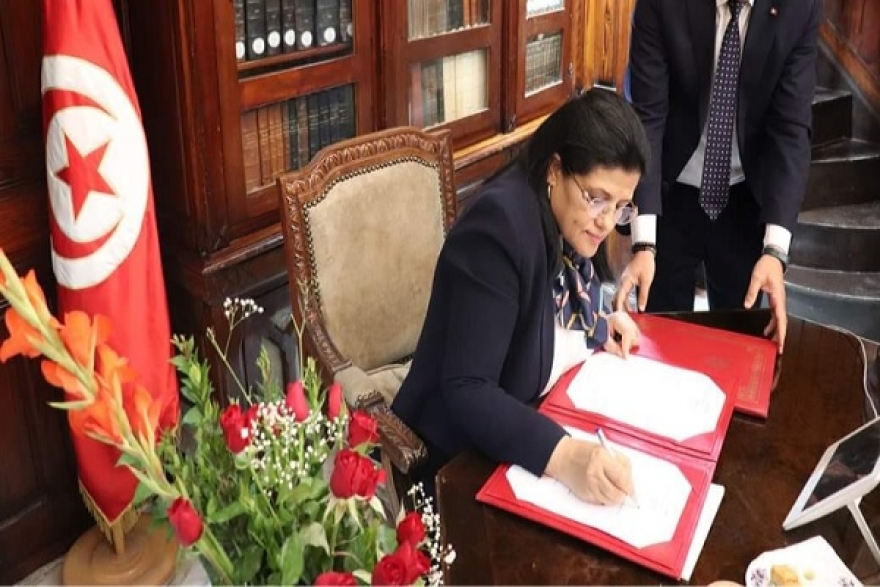 إمضاء اتّفاقية تعبئة قرض مجمع بالعملة الصعبة لدى 12 مؤسسة بنكية محلية