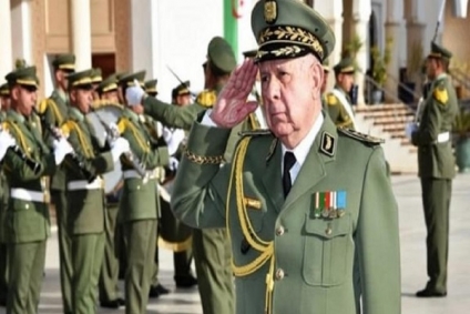 قائد الجيش الجزائري: سنرد بحزم على كل من يحاول   المس من أمن وسلامة بلادنا