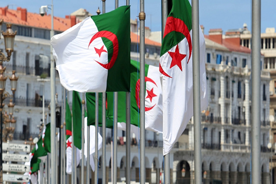 القنصل العام الجزائري في تونس يدعو الى التصويت بكثافة في الانتخابات