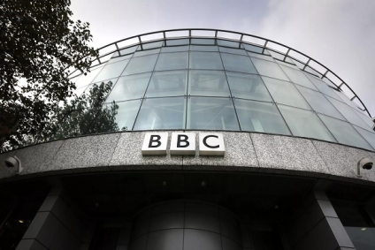 صُحفيو &quot;BBC&quot; يعترفون بالمعايير المزدوجة عند تغطية الحرب في غـ.ـزة