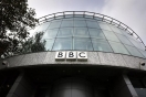 صُحفيو &quot;BBC&quot; يعترفون بالمعايير المزدوجة عند تغطية الحرب في غـ.ـزة