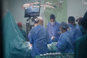 مستشفى شارل نيكول: إجراء أول عملية جراحية روبوتية في تونس على مستوى الجهاز الهضمي