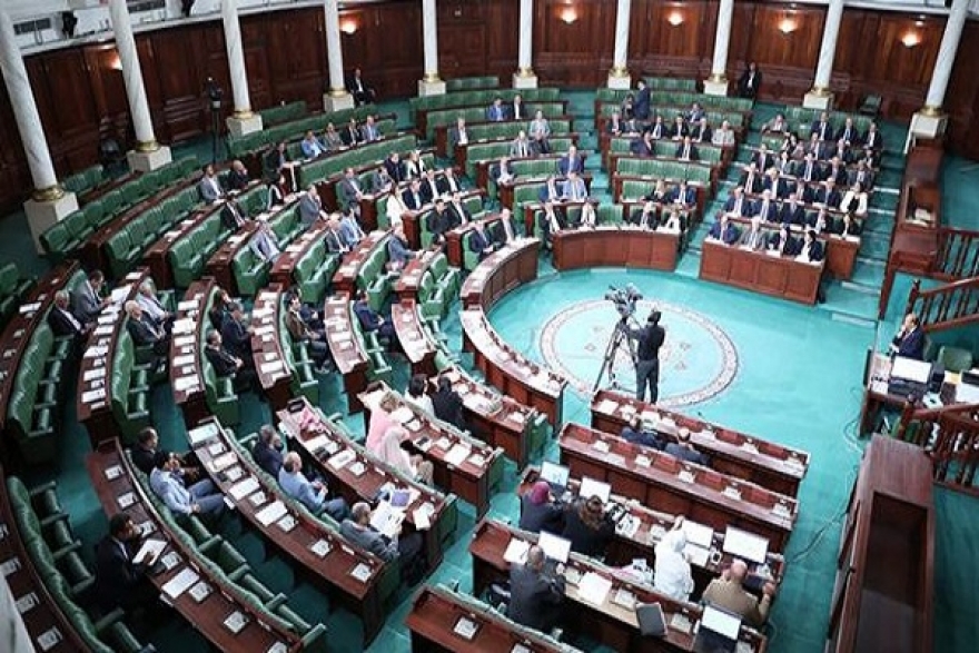 المصادقة على اتفاق قرض بما يعادل 270 مليون دينار بين تونس والبنك الافريقي للتنمية
