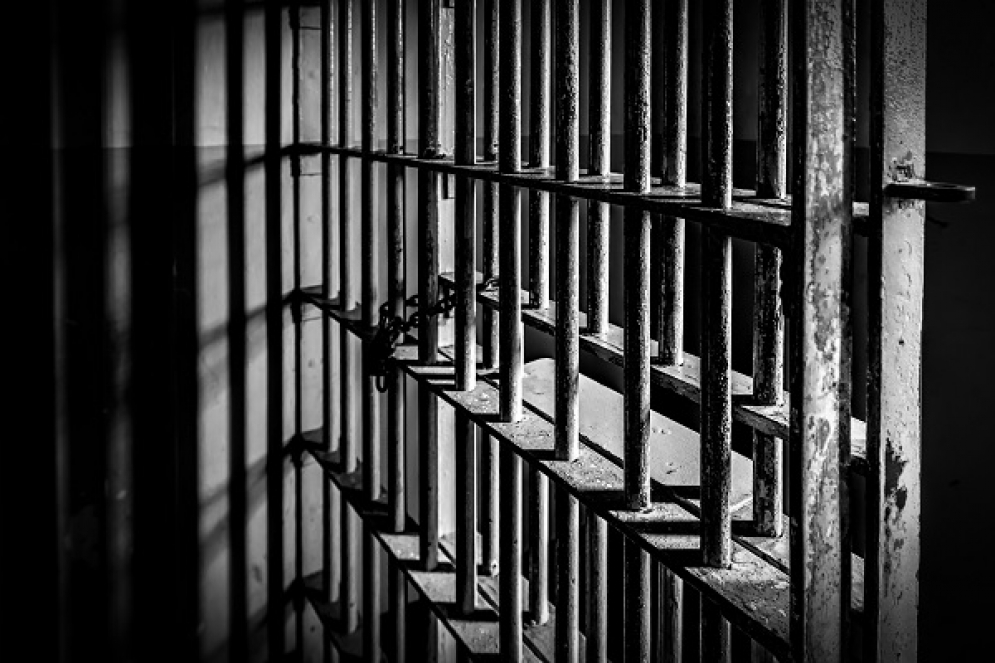 السجن لحارس بلدية جزائري على علاقة بانتحارية شارع الحبيب بورقيبة