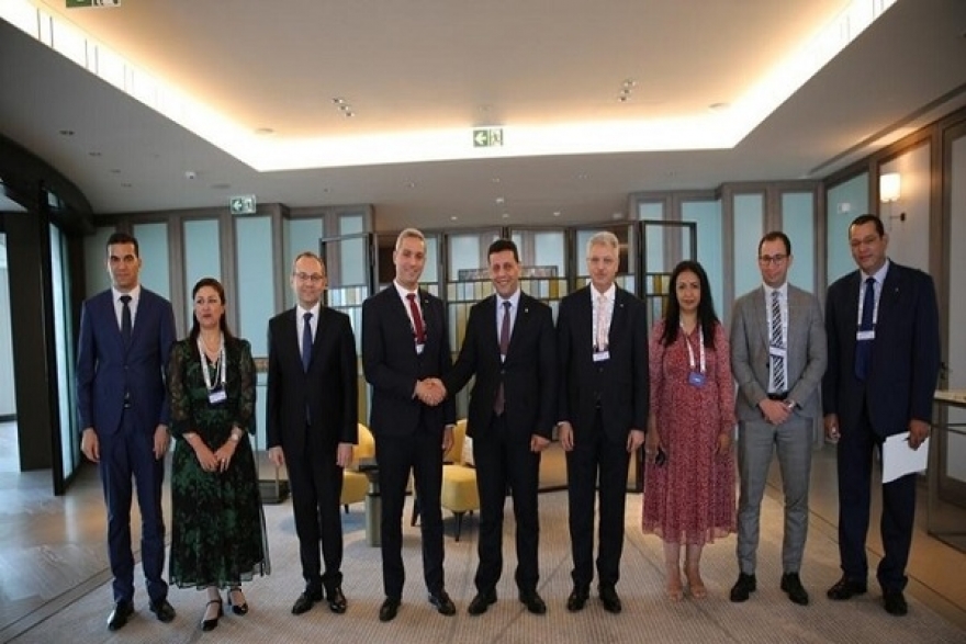 تونس و الجزائر تتفقان على &nbsp;تسهيل حركة المسافرين بين البلدين