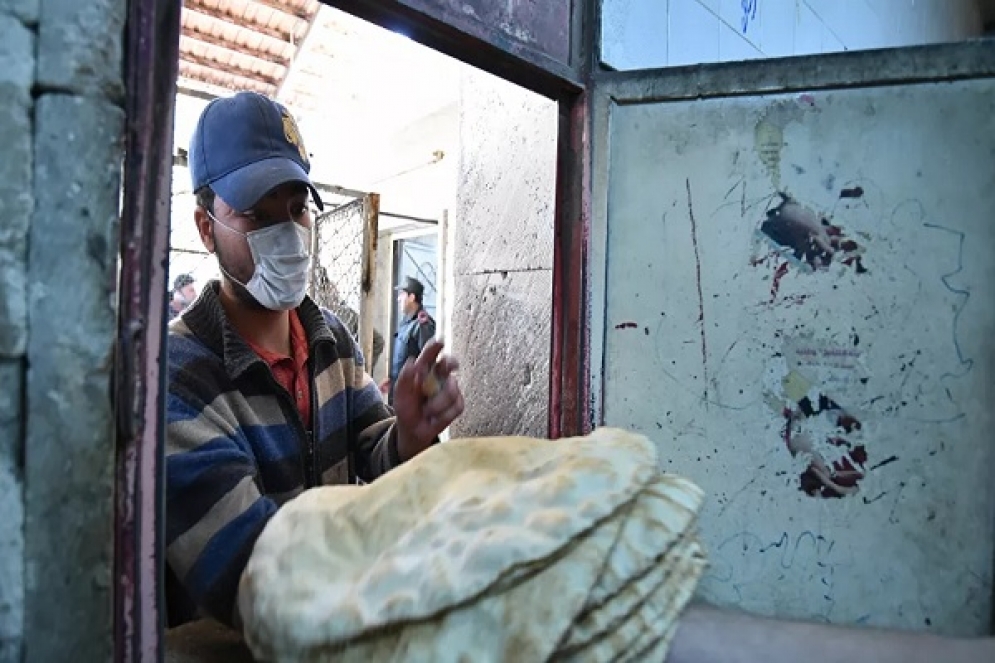 سوريا: الحكومة تقرر إيصال الخبز للمواطنين إلى منازلهم لتفادي التجمعات