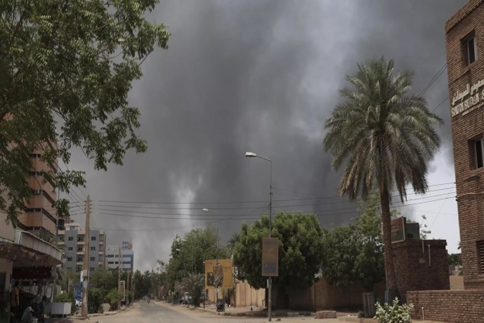 السودان...الحكومة تتهم &quot;الدعم السريع&quot; بنهب مساعدات دارفور بعد قصفه