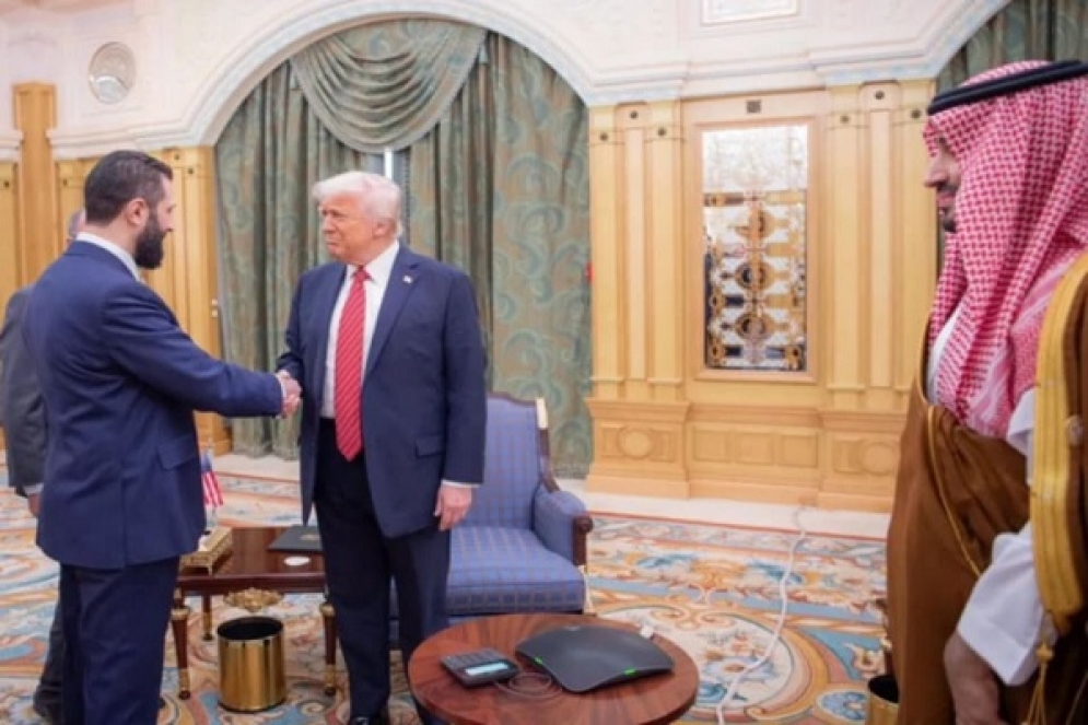 ترامب يجتمع مع الشرع في الرياض