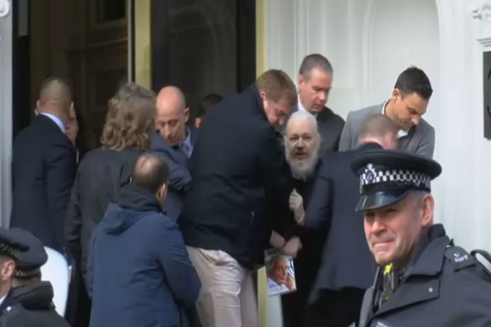 الشرطة البريطانية تعتقل مؤسس موقع &quot;ويكيليكس&quot;جوليان أسانج