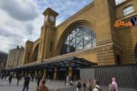 الشرطة البريطانية تطوق محطة قطارات في لندن بسبب عبوة مشبوهة