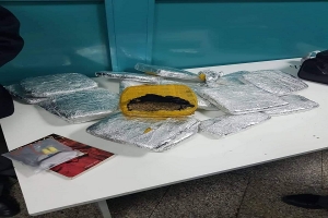 صور: حجز 15 صفيحة من مخدّر الماريخوانا بمطار تونس قرطاج