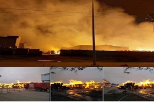 وحدات الحماية المدنية من  3 ولايات تُعزز مجهود إخماد حريق بمصنع الورق بالنفيضة
